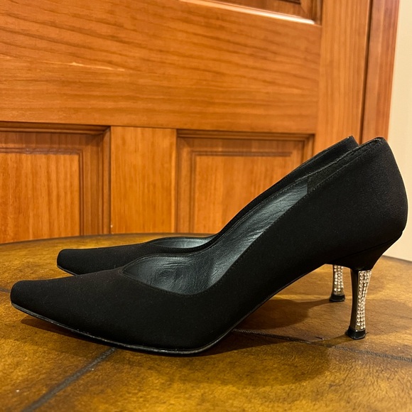 Stuart Weitzman Shoes - STUART WEITZEMAN KITTEN PUMP SIZE 6½ WITH A 2 ½” HEEL AND RHINESTONE ACCENTS.